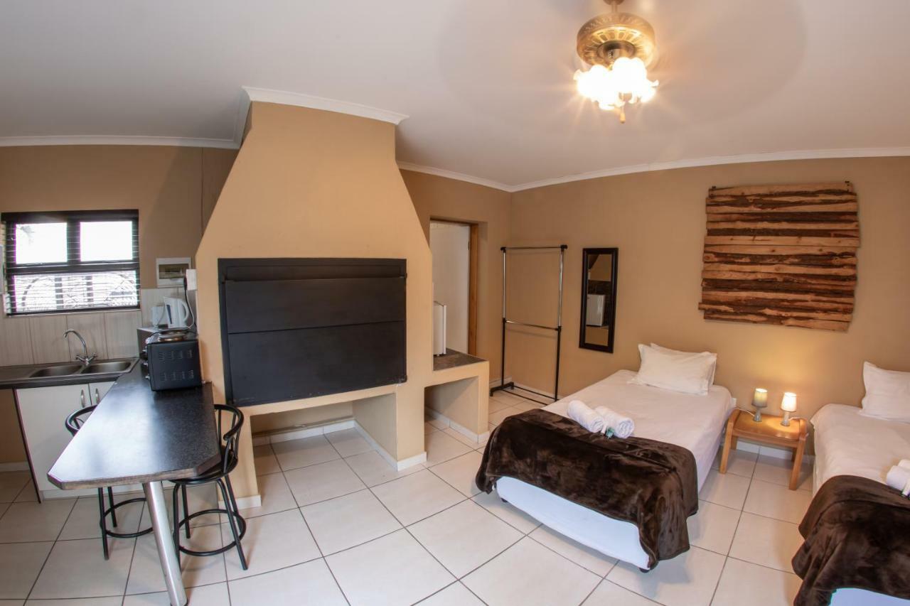 Meransha Self Catering Cc Walvis Bay Exterior photo