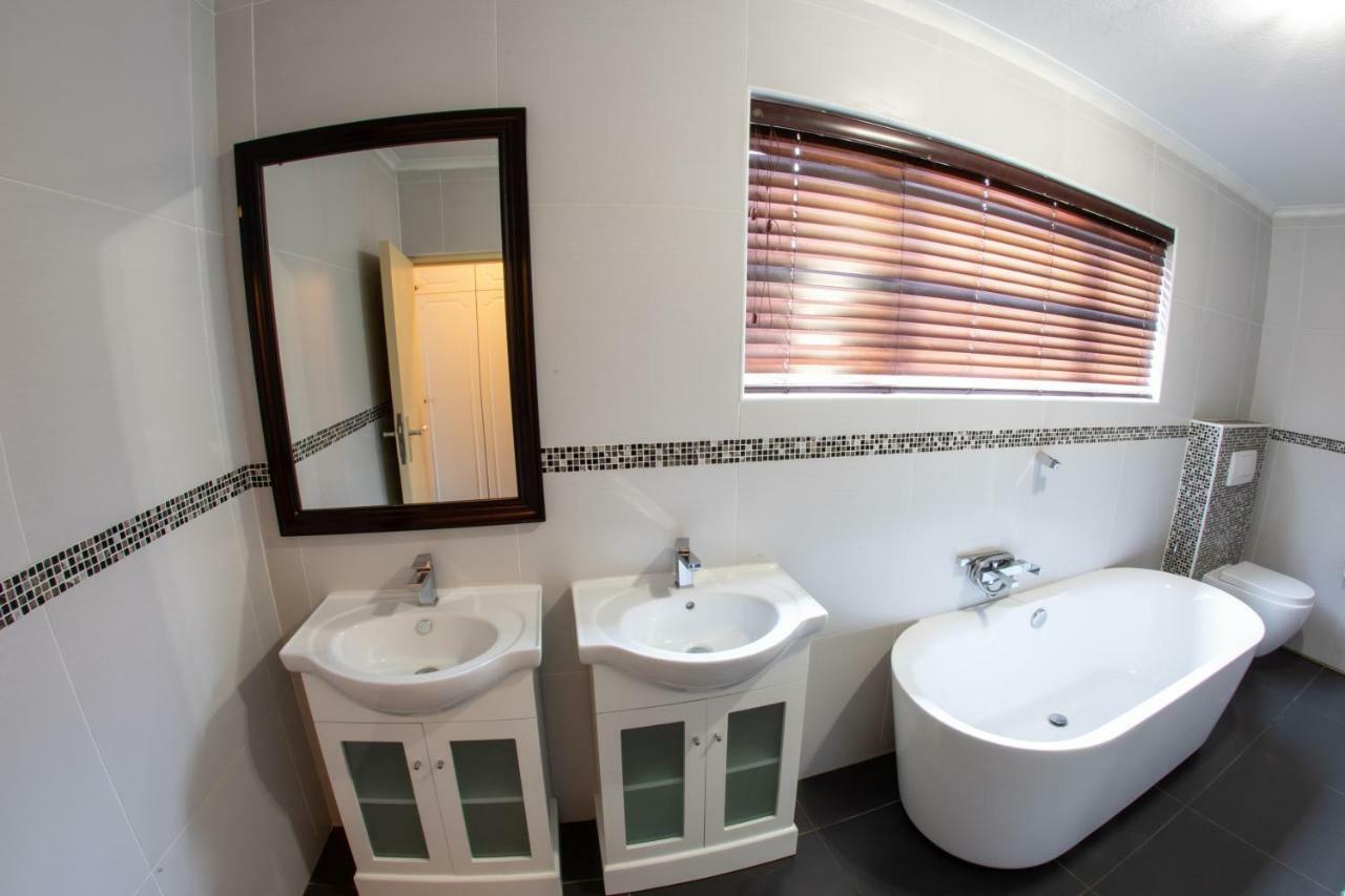 Meransha Self Catering Cc Walvis Bay Exterior photo