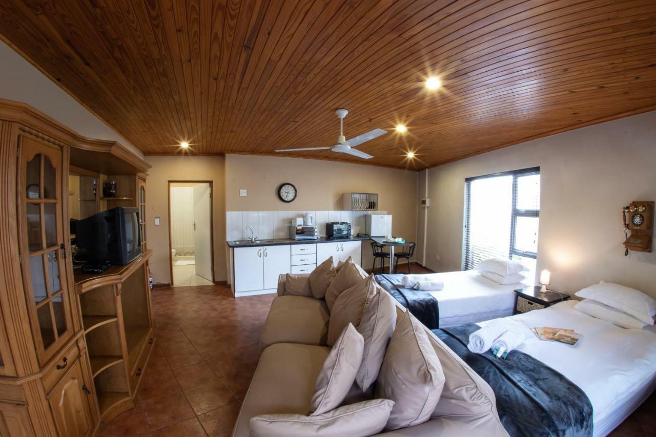 Meransha Self Catering Cc Walvis Bay Exterior photo