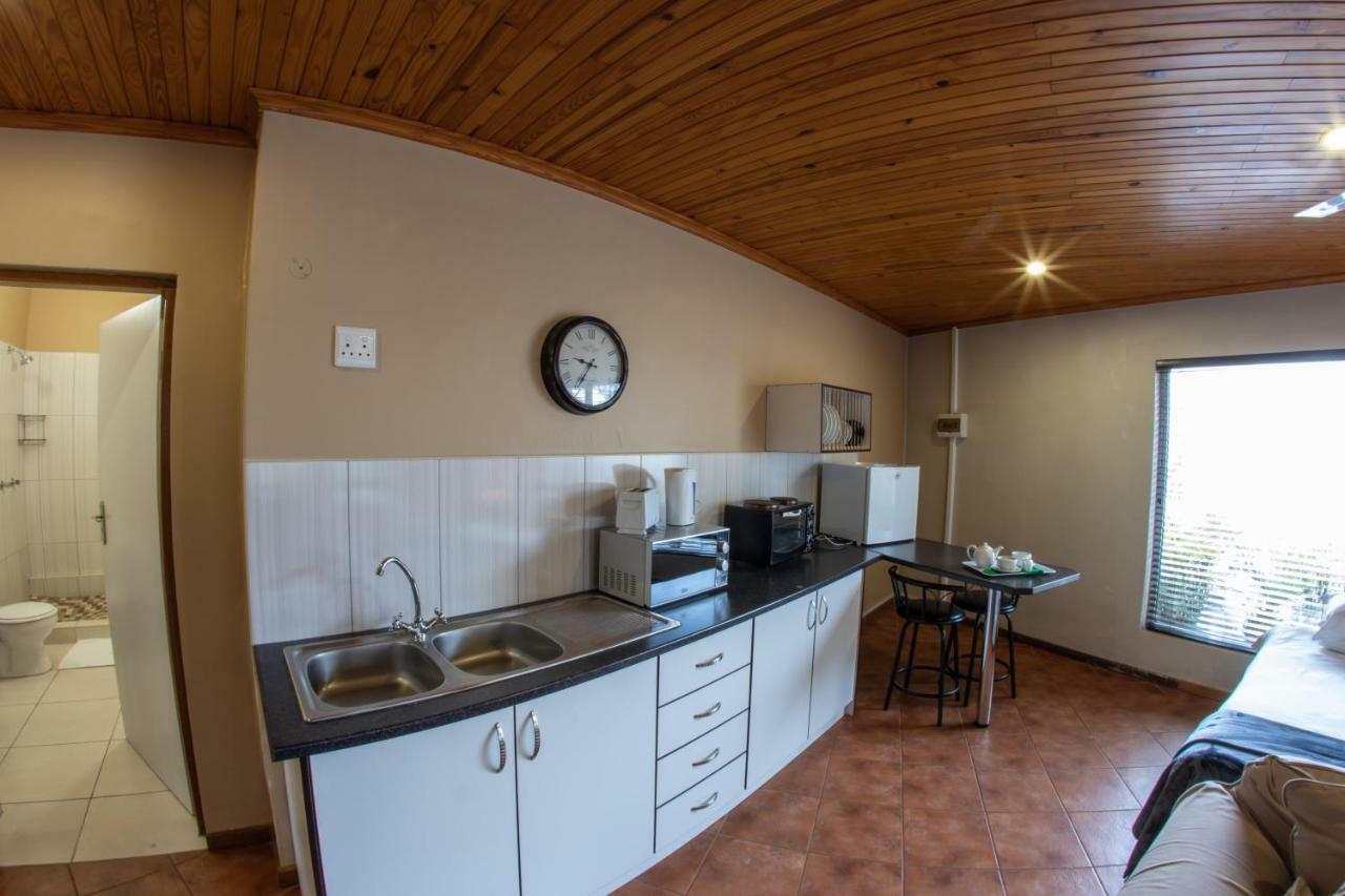 Meransha Self Catering Cc Walvis Bay Exterior photo