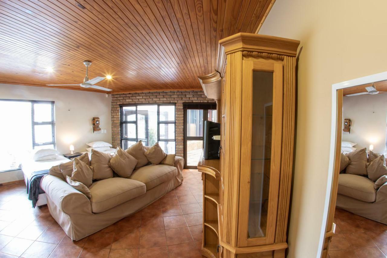 Meransha Self Catering Cc Walvis Bay Exterior photo
