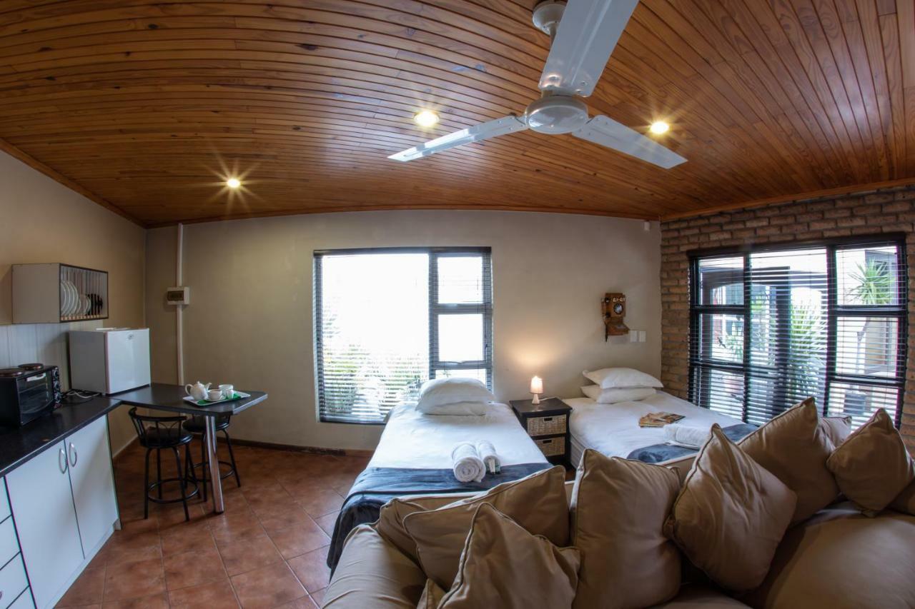 Meransha Self Catering Cc Walvis Bay Exterior photo