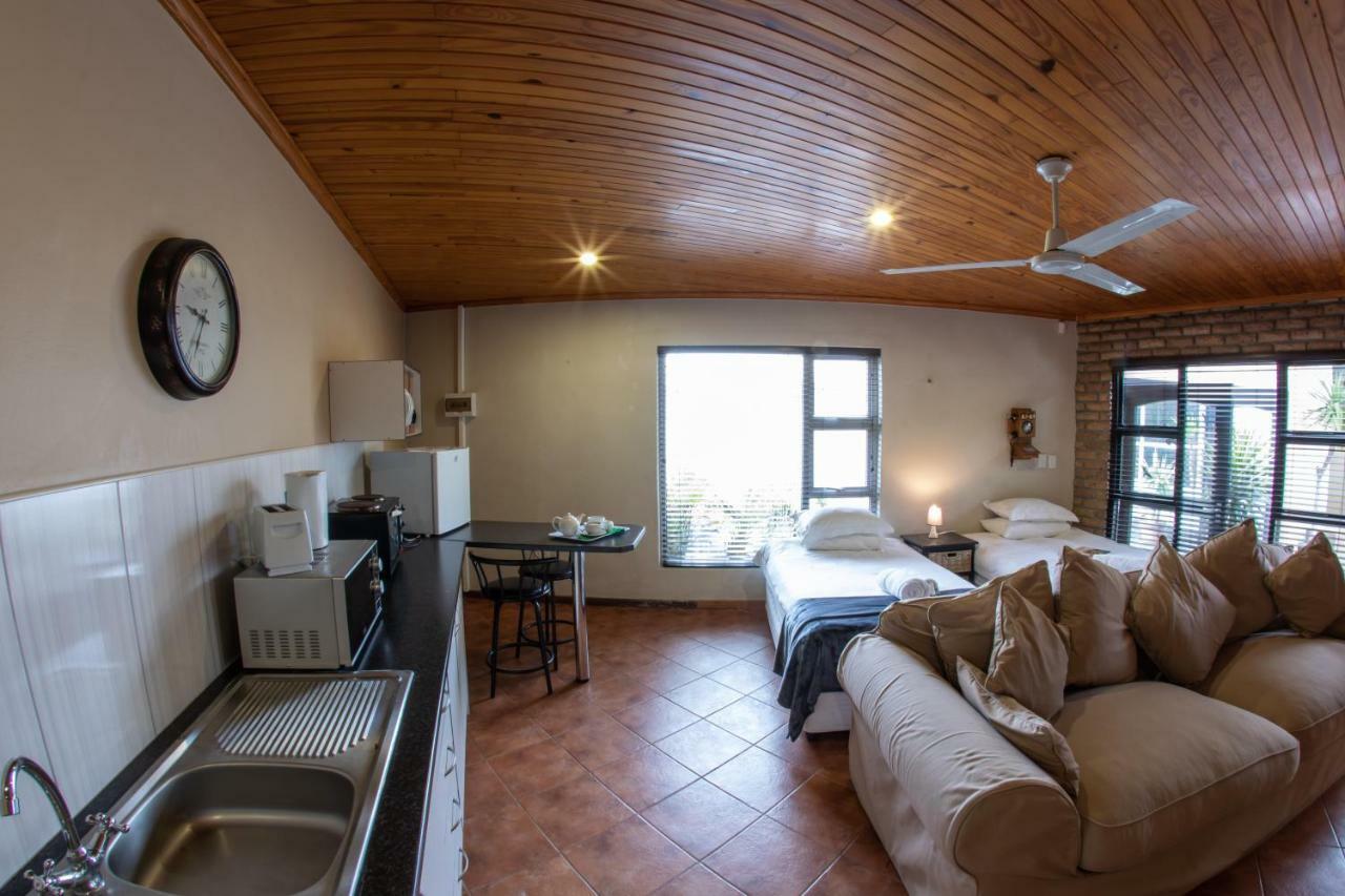Meransha Self Catering Cc Walvis Bay Exterior photo
