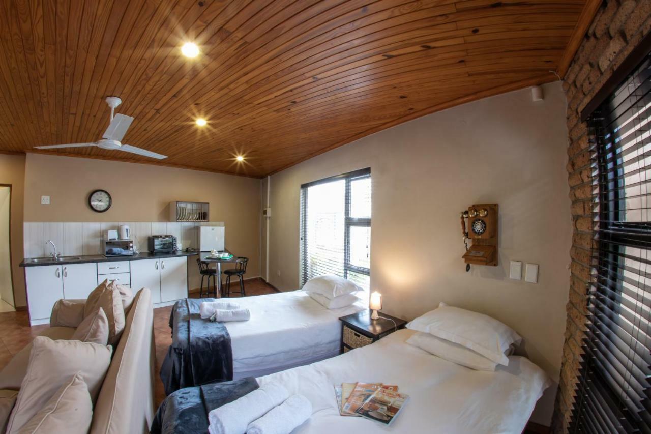 Meransha Self Catering Cc Walvis Bay Exterior photo